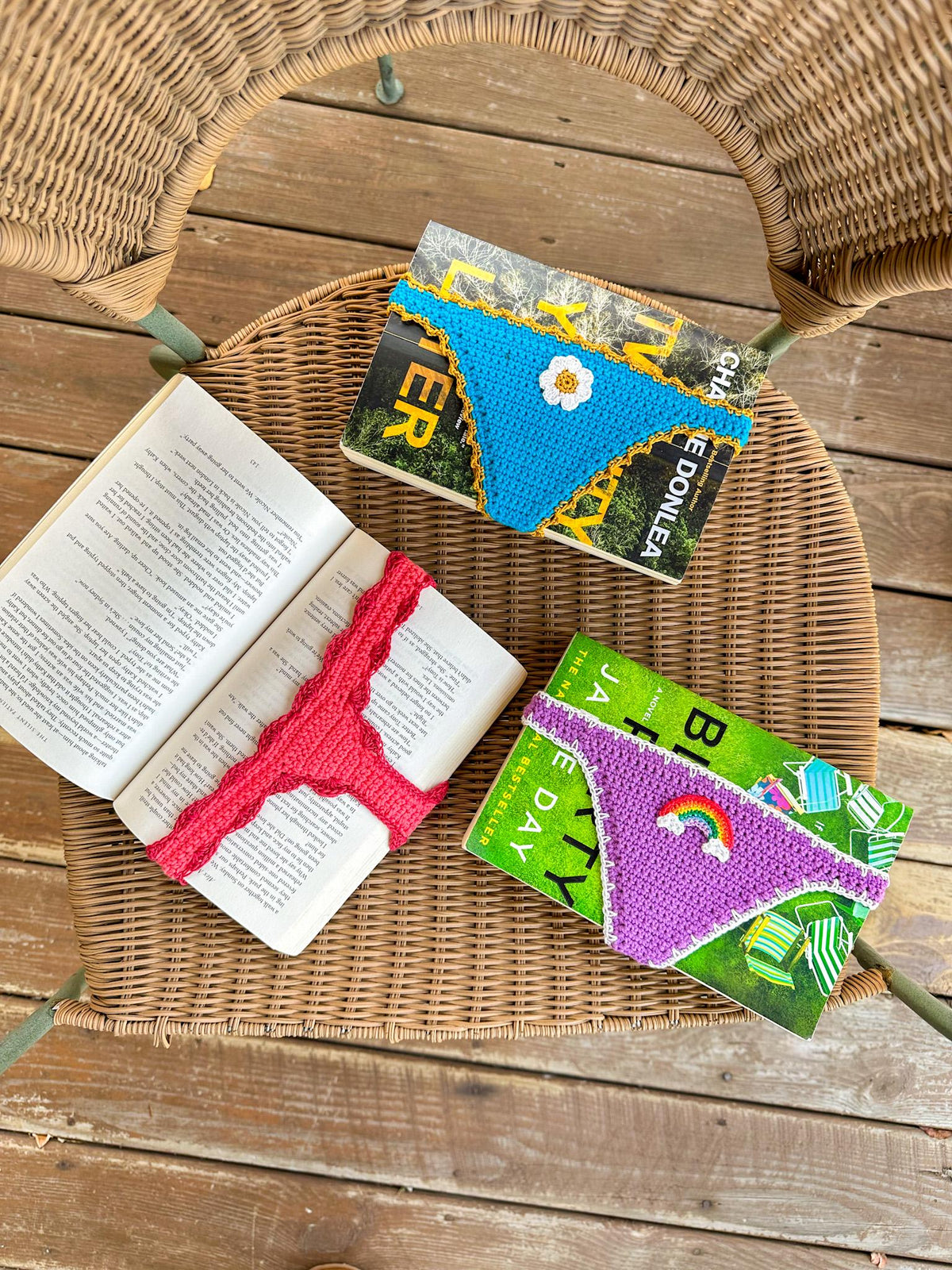 Crochet Book Thong Bookmark Pattern PDF – 3 Lace Edging Options