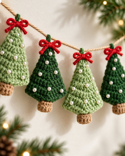 Christmas Tree Garland Crochet Pattern PDF – Mini Holiday Tree Bunting | Ave Lune Crochet