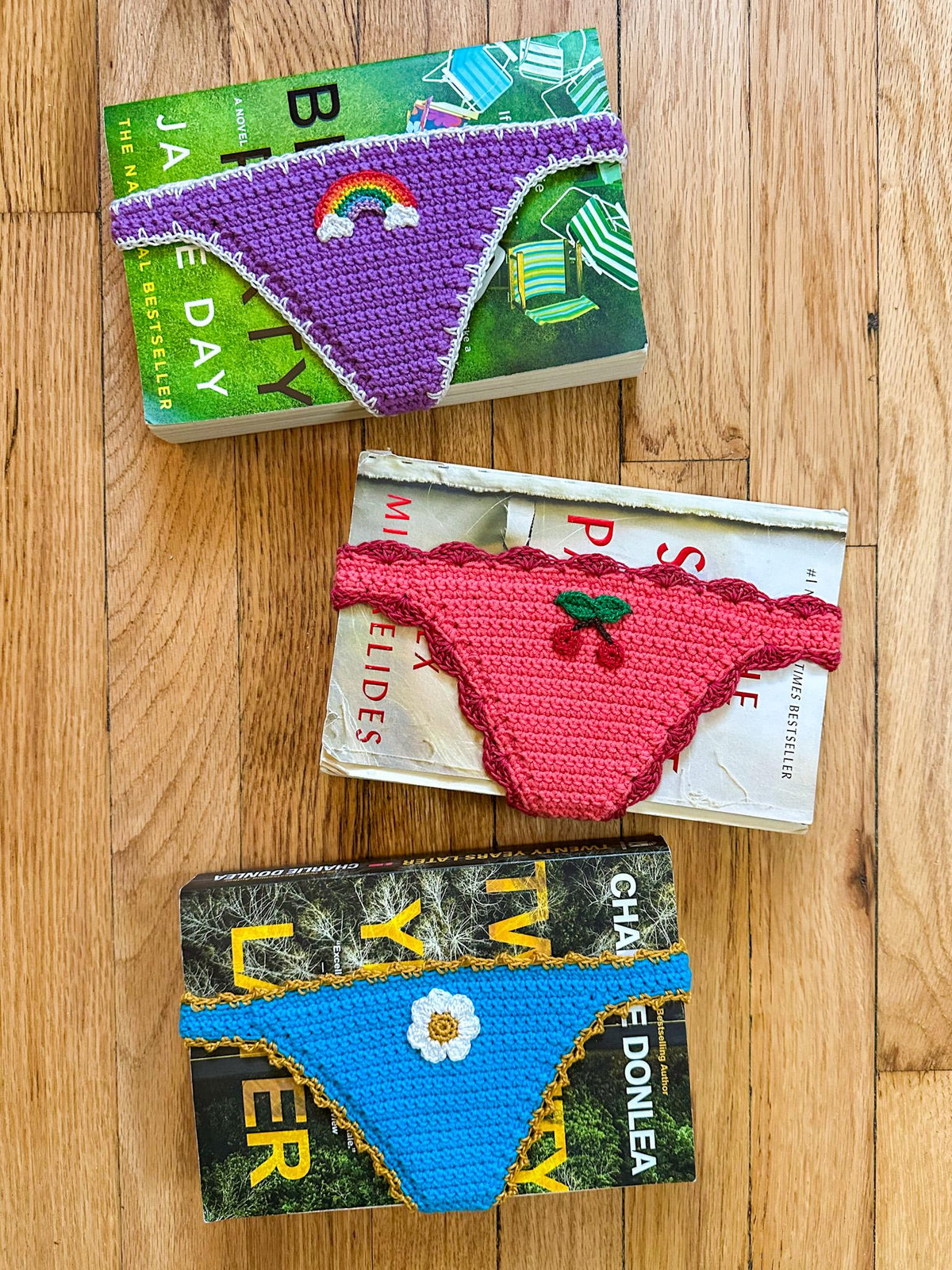 Crochet Book Thong Bookmark Pattern PDF – 3 Lace Edging Options